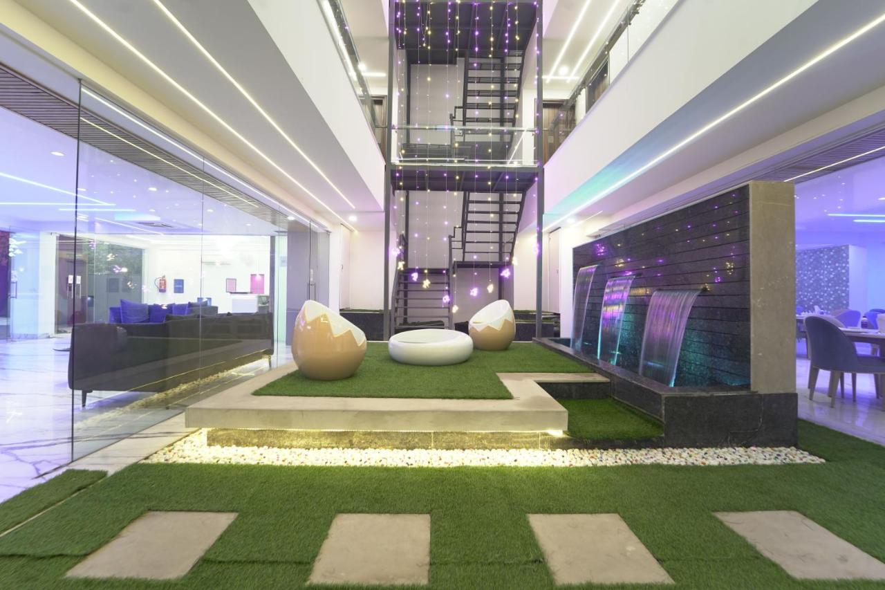 Vaabi Saabi Hotel Gurgaon Extérieur photo