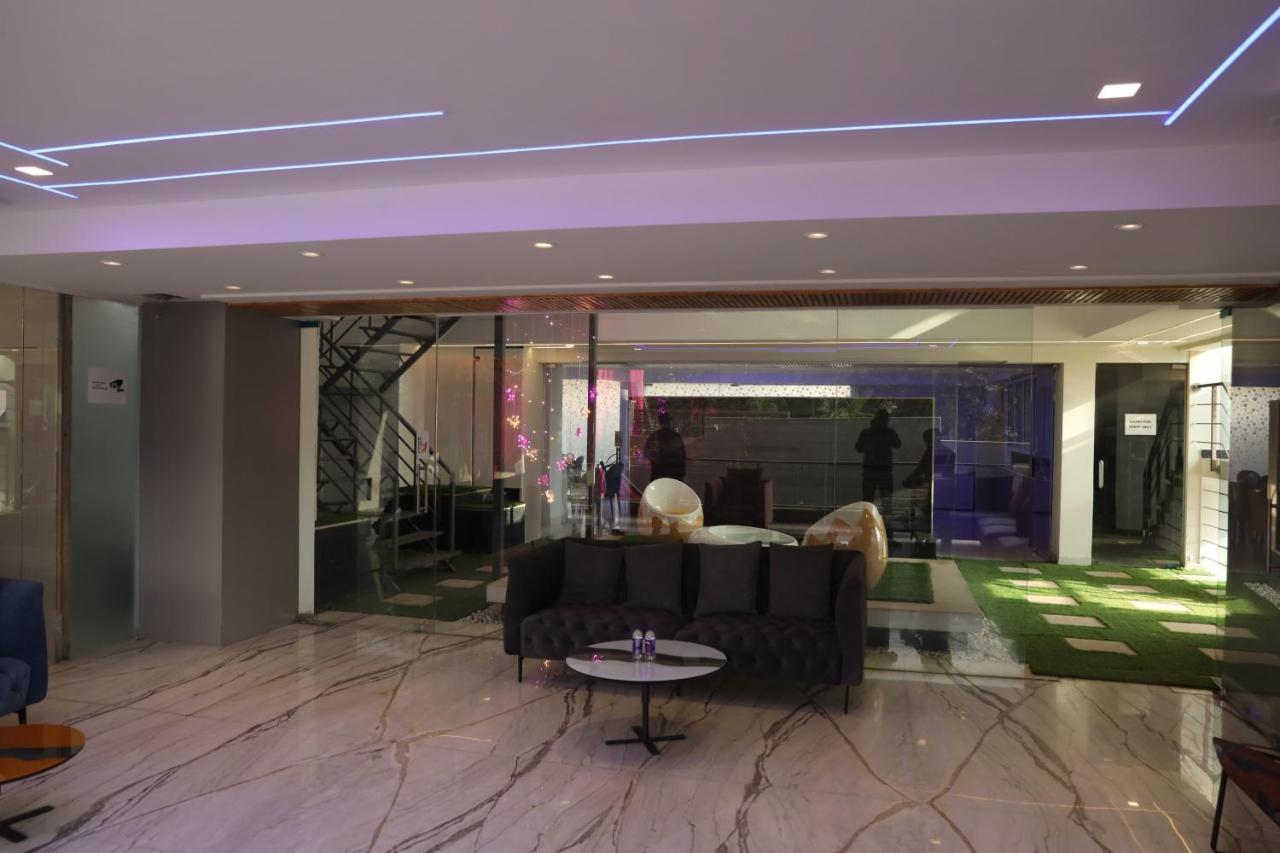 Vaabi Saabi Hotel Gurgaon Extérieur photo