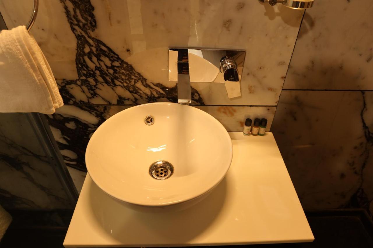 Vaabi Saabi Hotel Gurgaon Extérieur photo